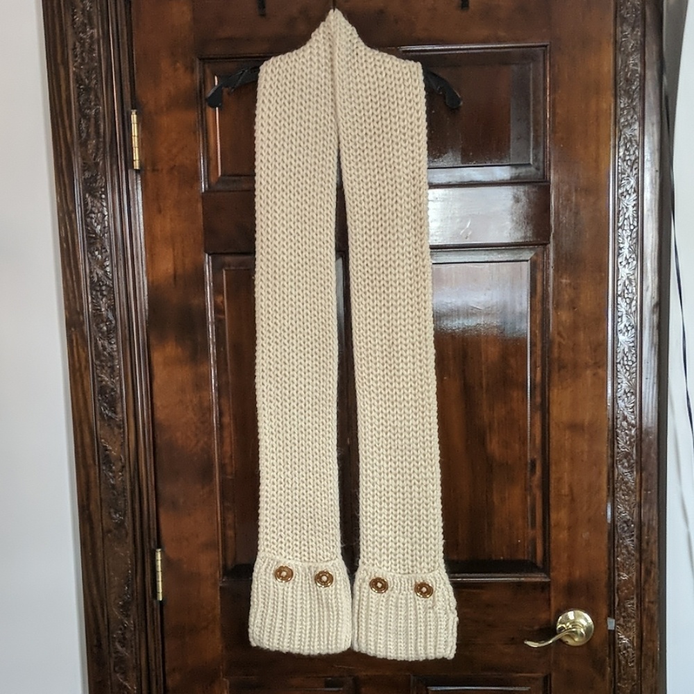 Michael Kors fisherman scarf w hand pockets
